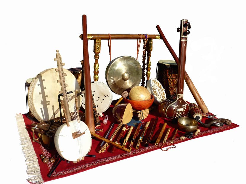 Le formidable ensemble d'instruments ethnique de Manantial